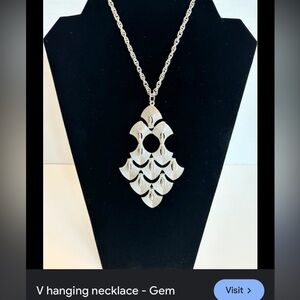 Rare find V hanging gem necklace on chain!